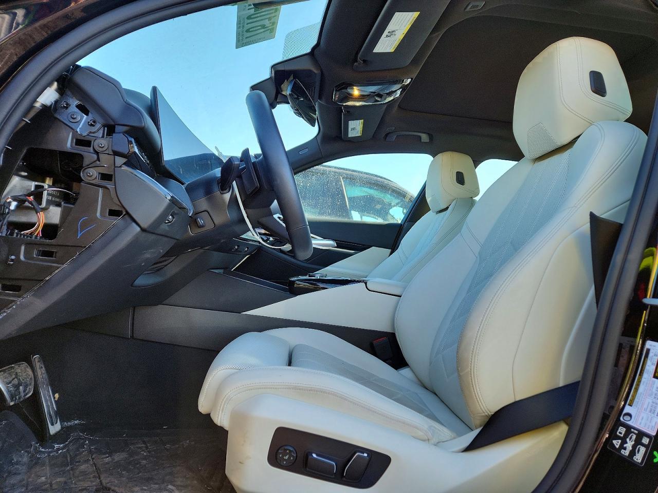 2025 BMW 530 Xi - Image 7