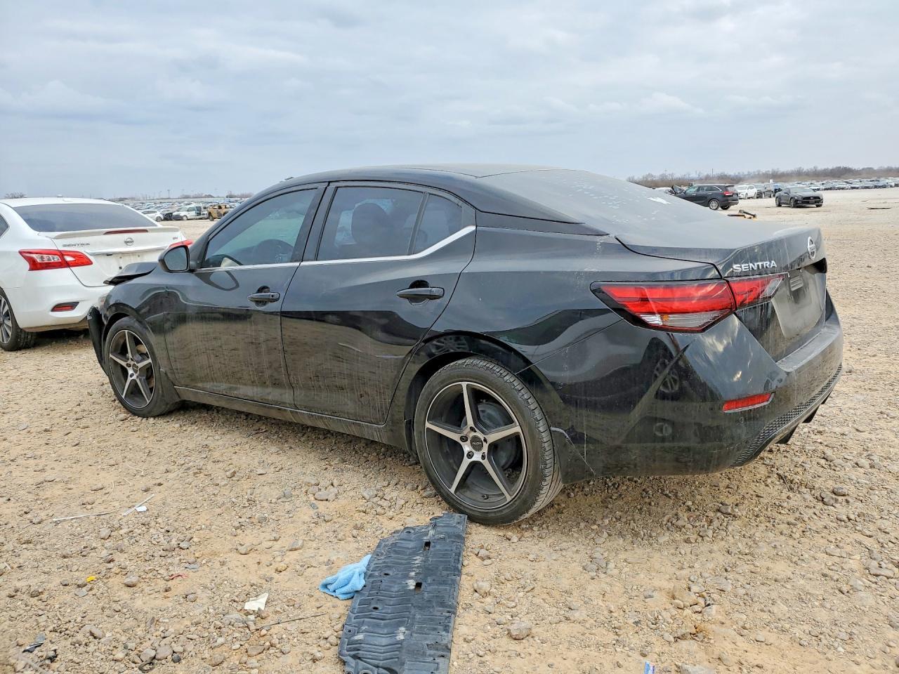 2021 Nissan Sentra S - Фото 2