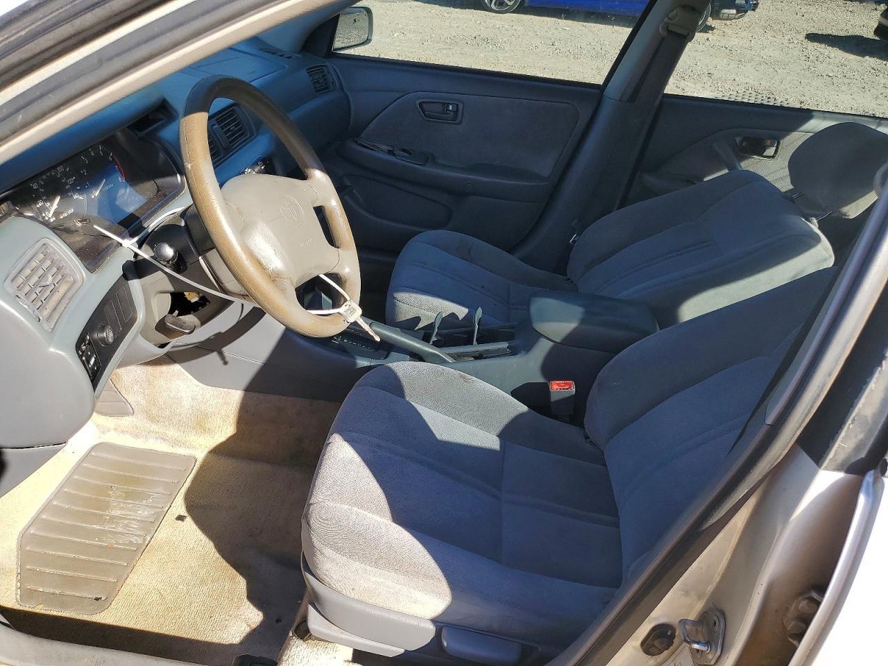 2000 Toyota Camry Ce - Фото 7