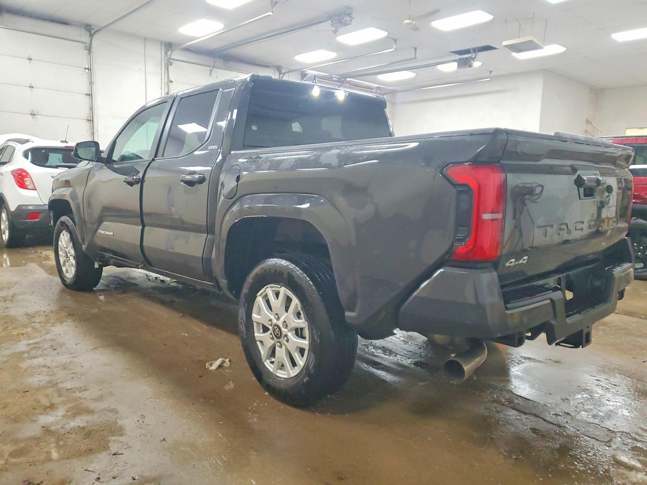 2025 Toyota Tacoma Sr5 - Фото 2