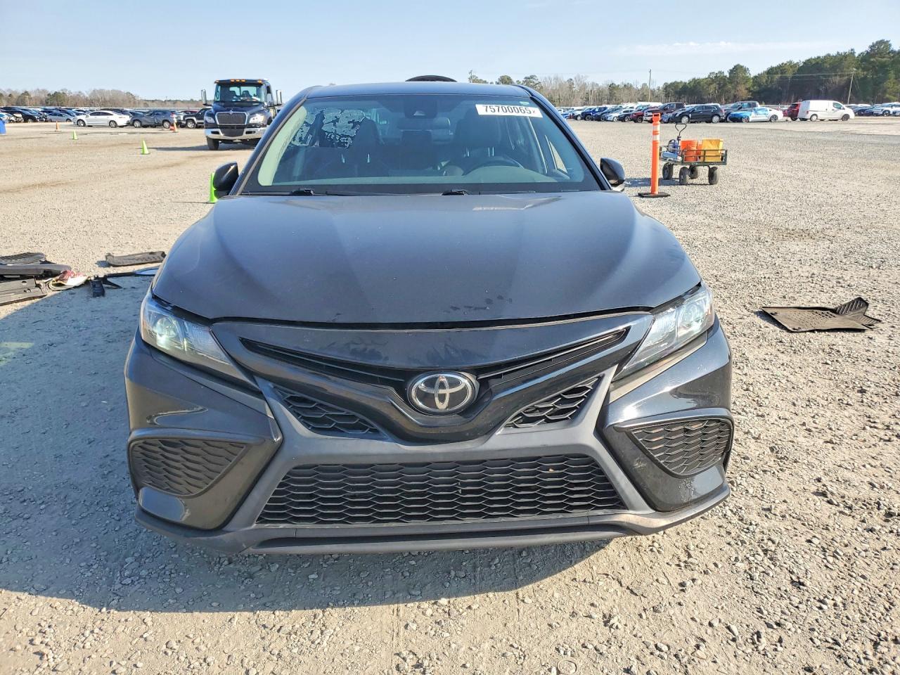 2021 Toyota Camry Se - Фото 5