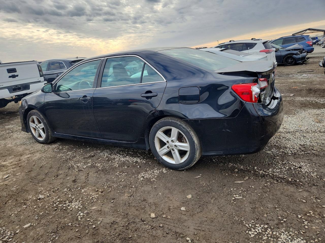 2014 Toyota Camry L - Image 2