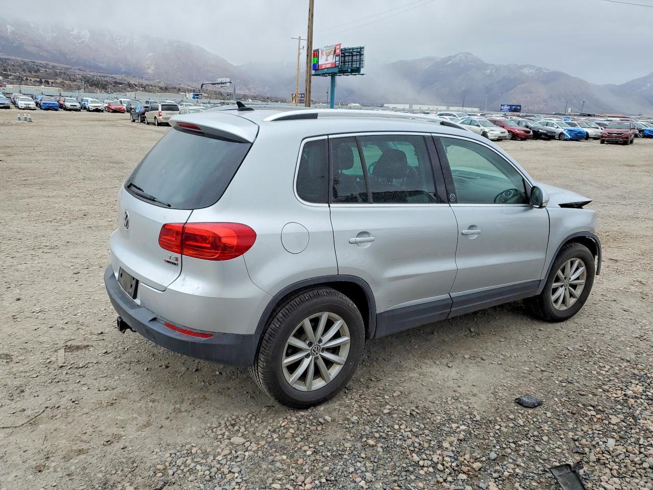 2017 Volkswagen Tiguan - Фото 3