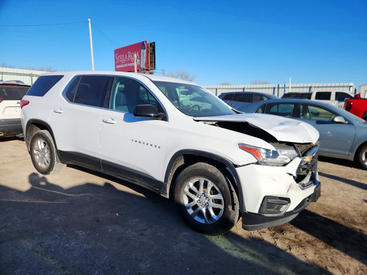 2019 Chevrolet Traverse Ls - Фото 4