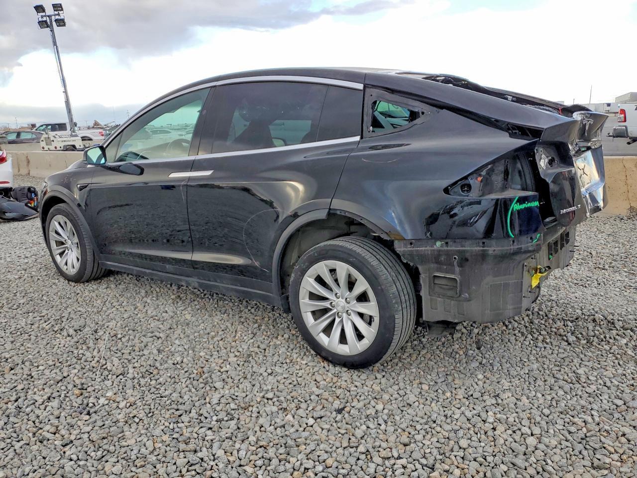 2017 Tesla Model X - Фото 2