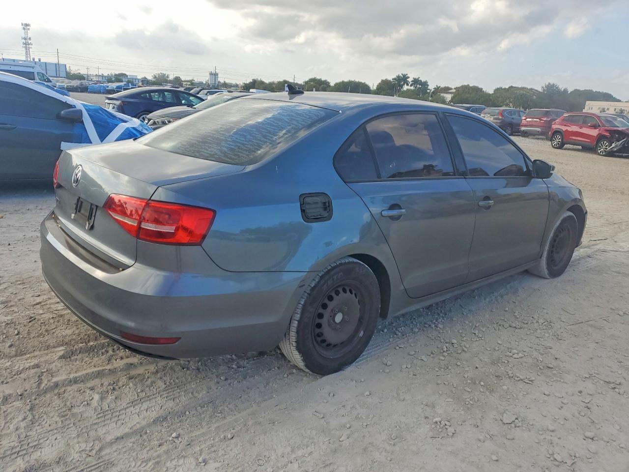 2015 Volkswagen Jetta Base - Фото 3