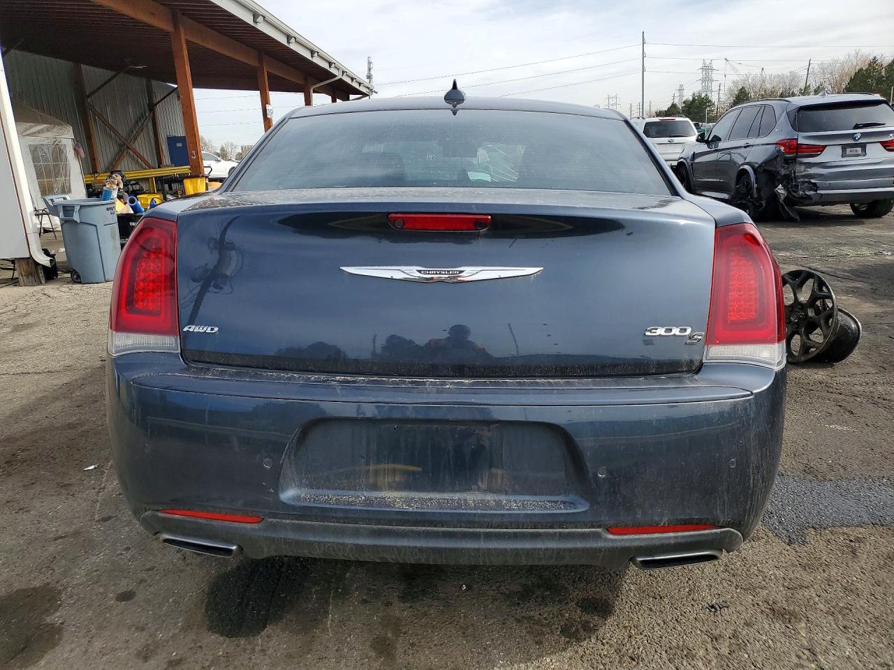2017 Chrysler 300 S - Фото 6