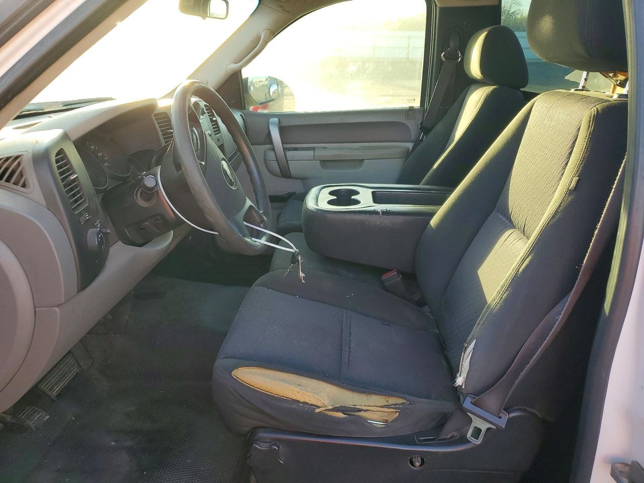 2010 Chevrolet Silverado C1500 - Image 7