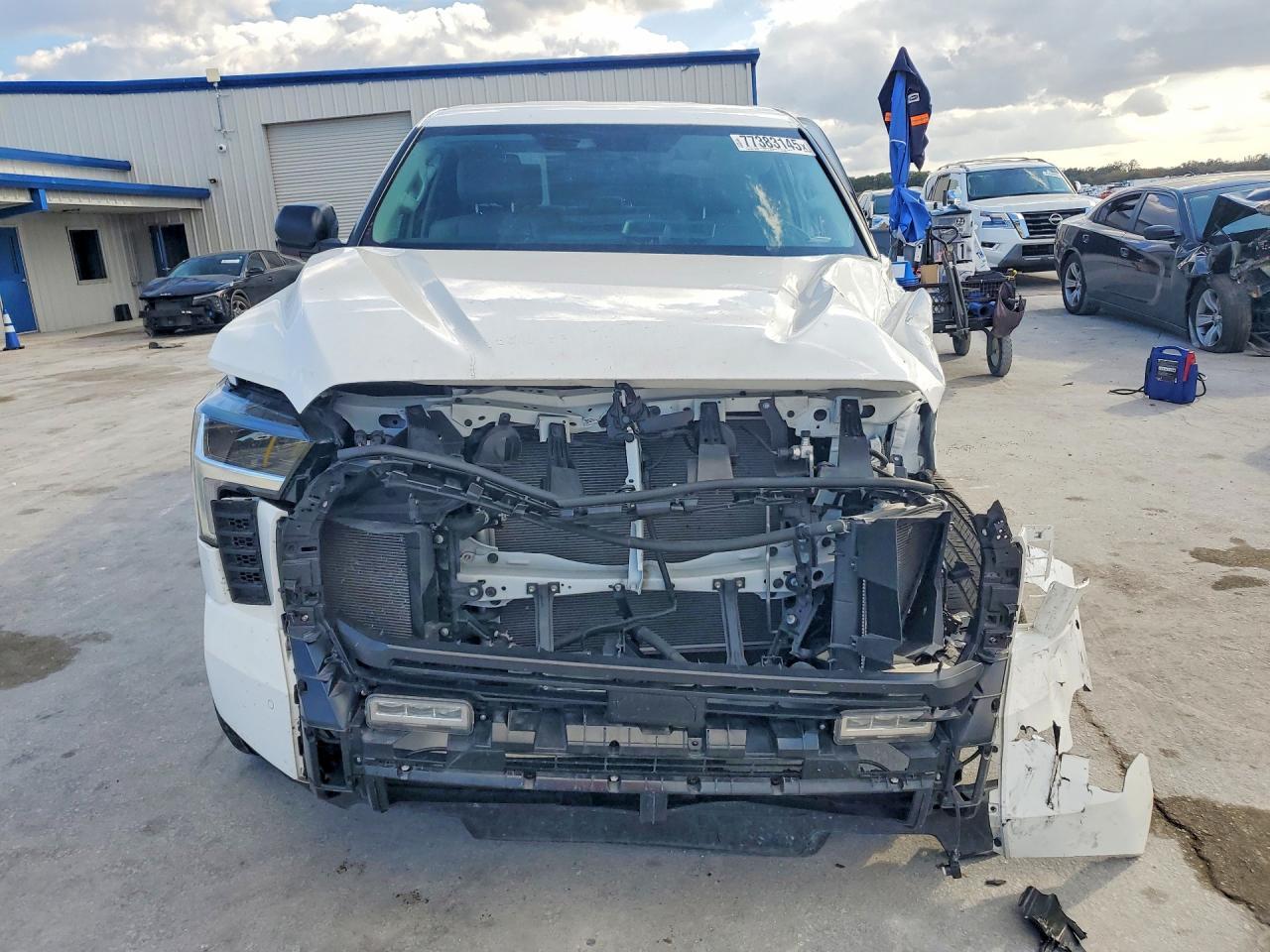 2024 Toyota Tundra Crewmax Sr - Image 5