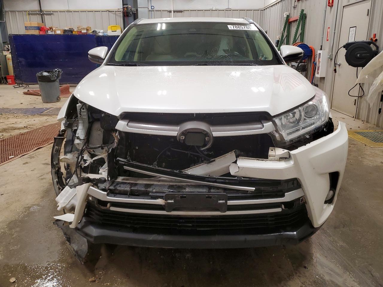 2017 Toyota Highlander Xle - Image 5