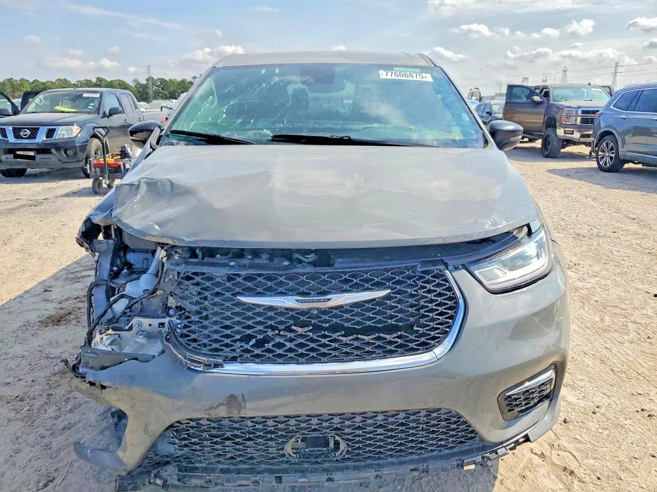 2025 Chrysler Pacifica Select - Image 5