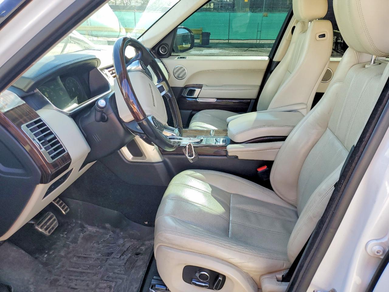 2017 Land Rover Range Rover Supercharged - Image 7