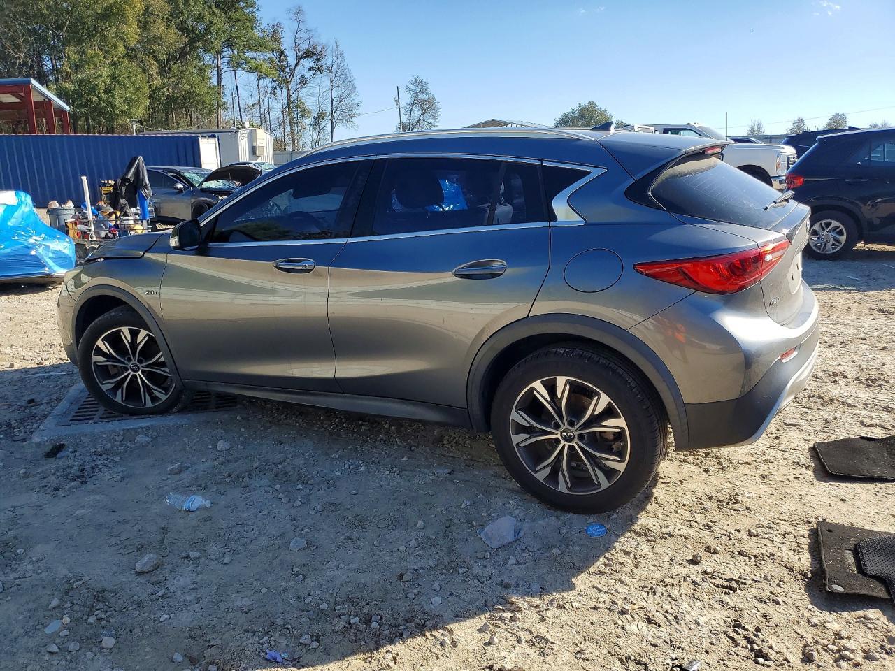 2018 Infiniti Qx30 Base - Фото 2