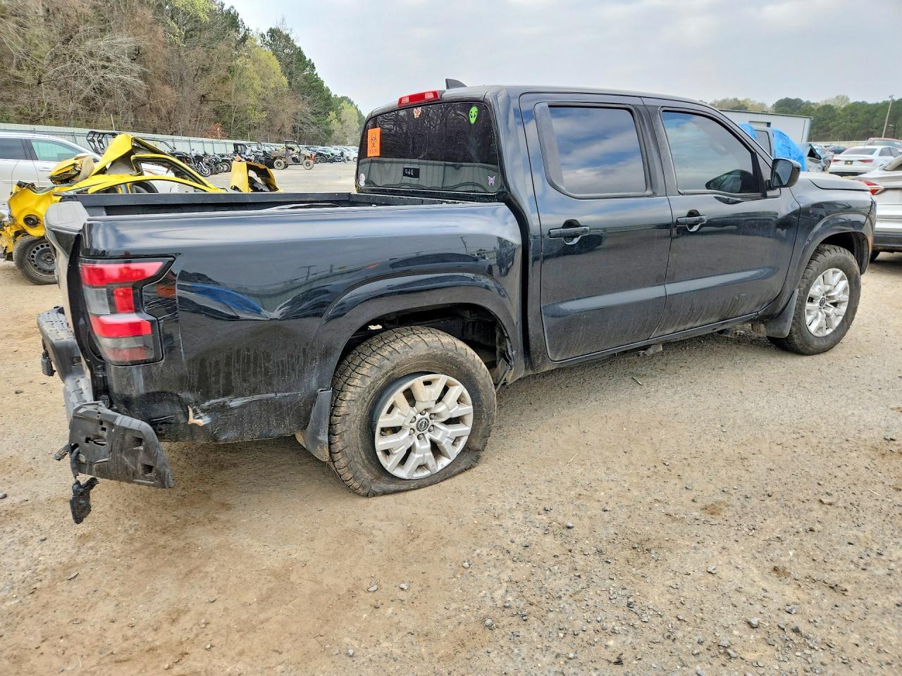 2022 Nissan Frontier - Фото 3