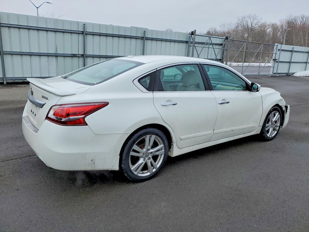 2013 Nissan Altima 3.5S - Image 3