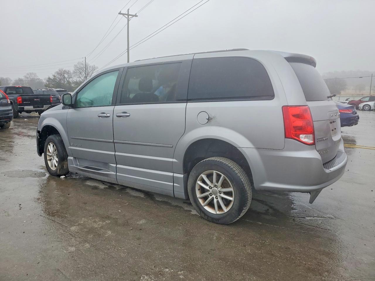 2016 Dodge Grand Caravan Sxt - Image 2