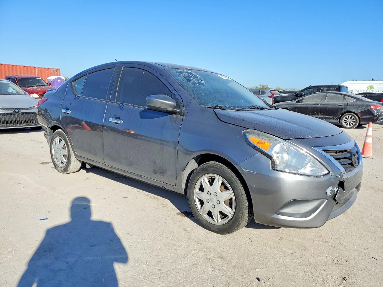 2018 Nissan Versa Sv - Фото 4