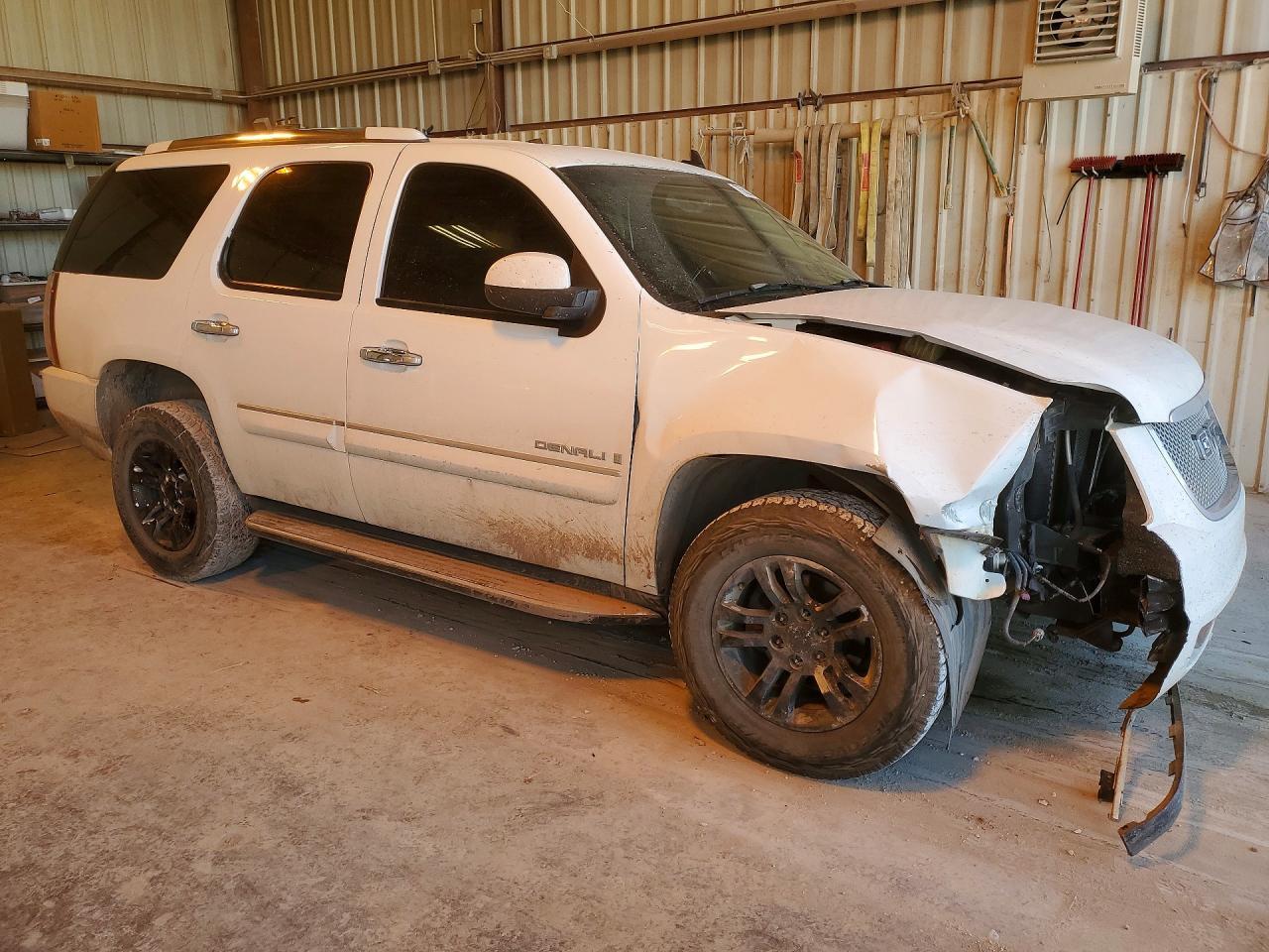 2007 GMC Yukon Denali - Image 4