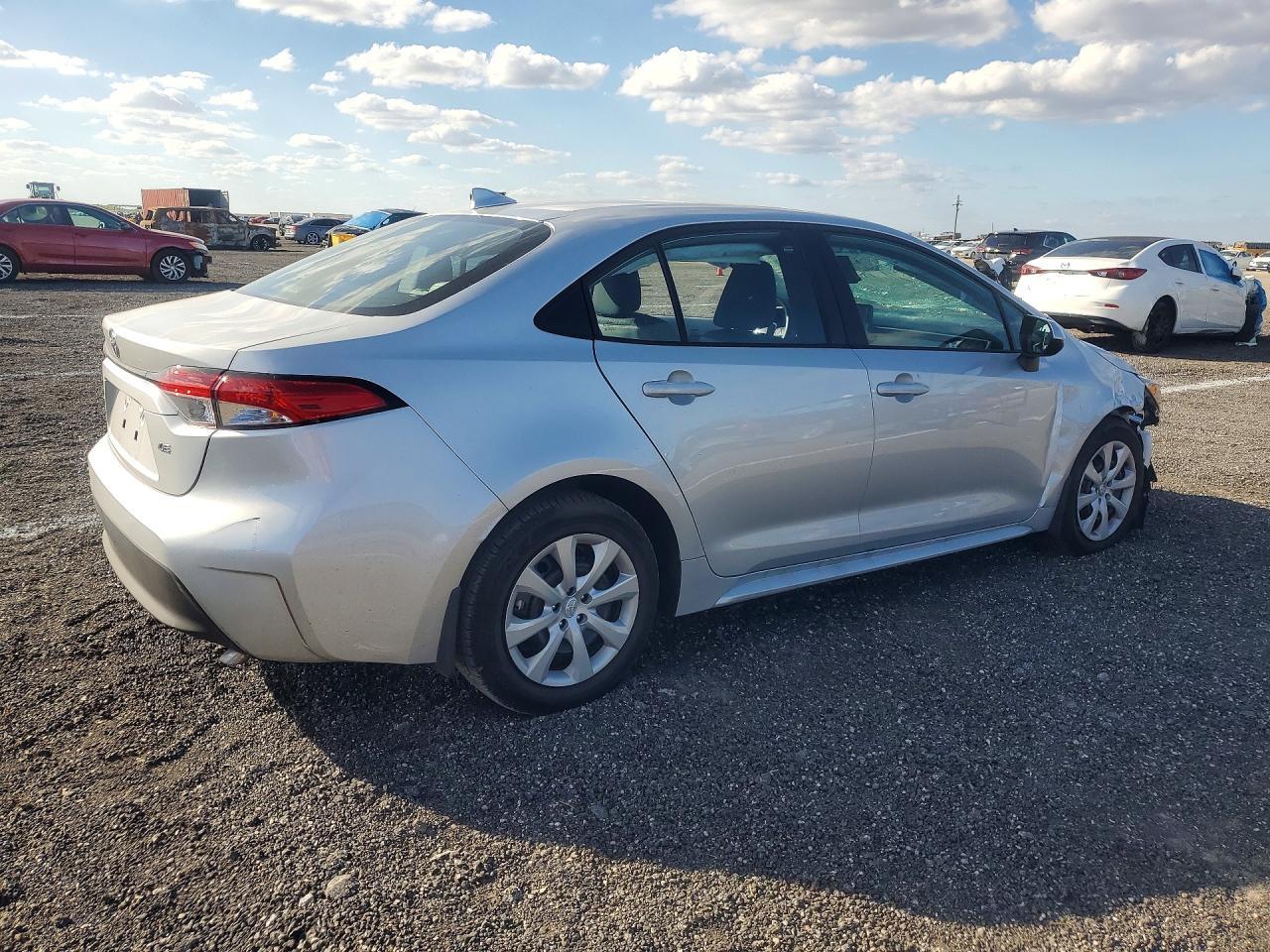 2025 Toyota Corolla Le - Image 3