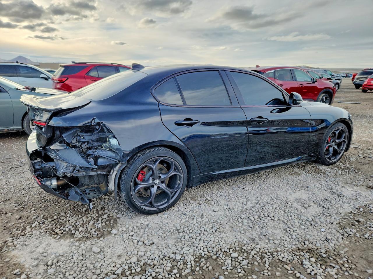 2019 Alfa Romeo Giulia - Фото 3