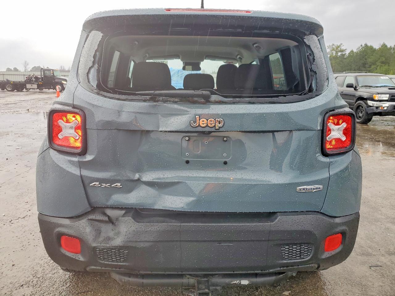 2017 Jeep Renegade Latitude - Image 6