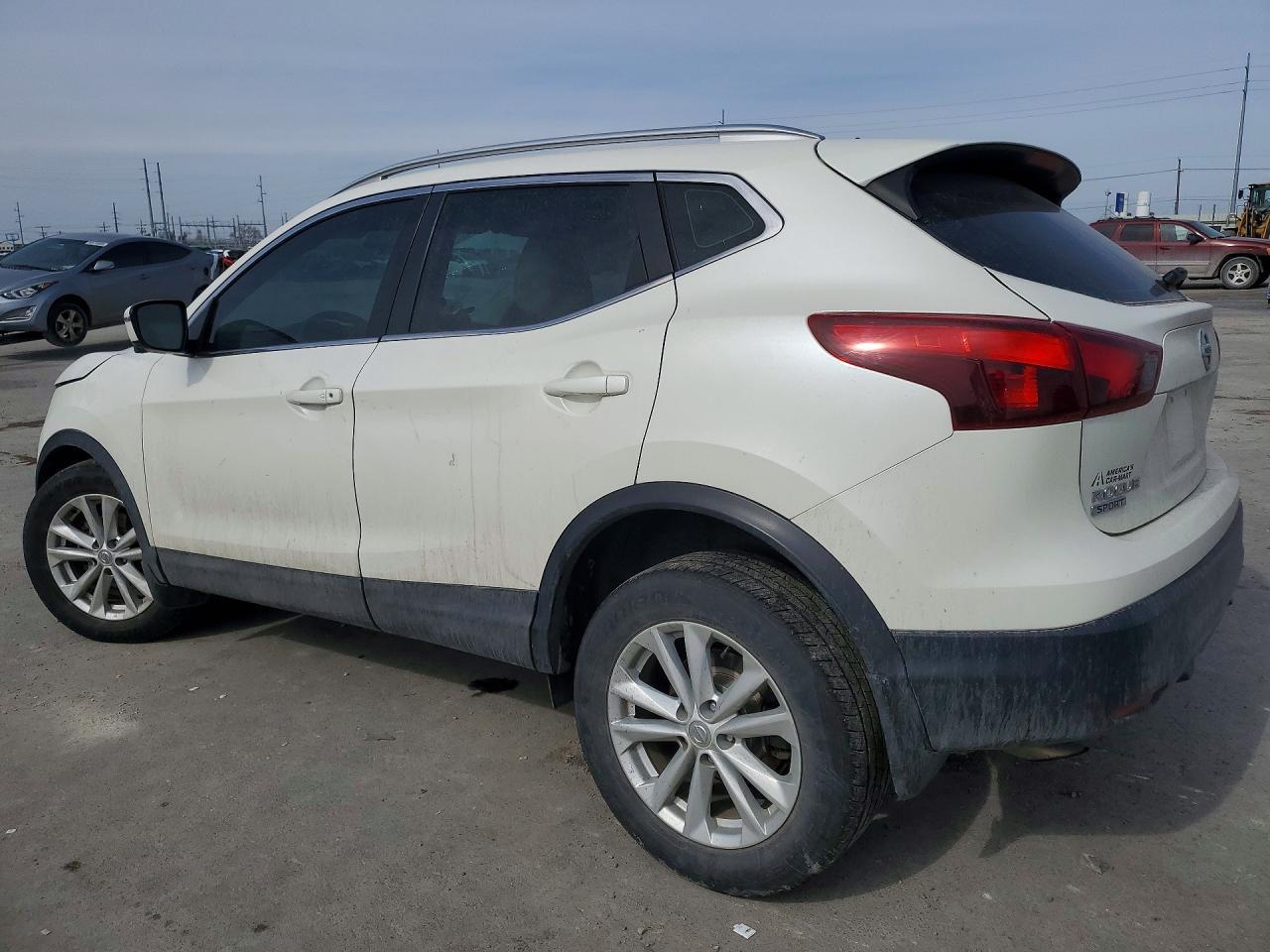 2018 Nissan Rogue Sport S - Фото 2