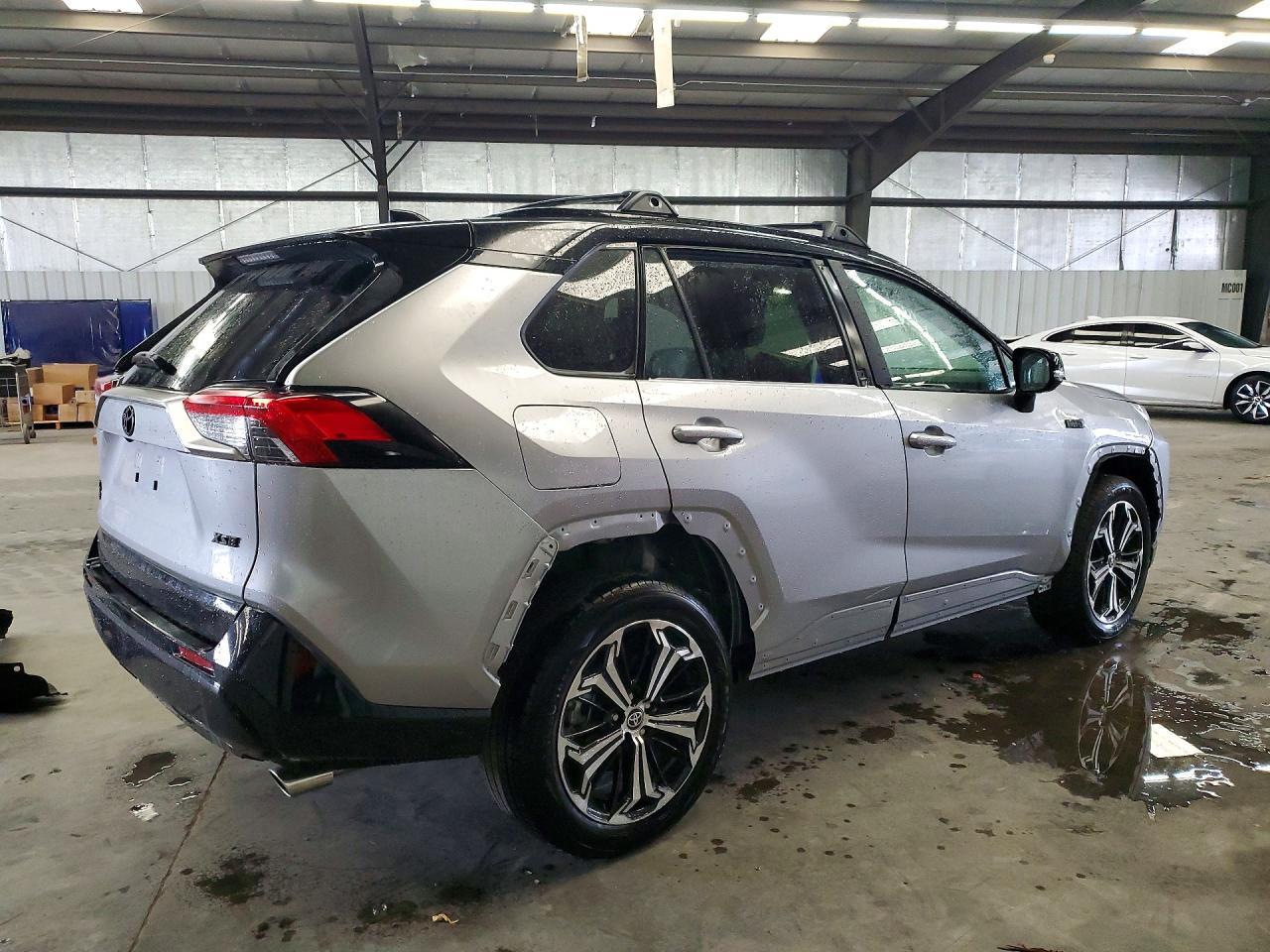 2024 Toyota Rav4 Prime Xse - Image 3