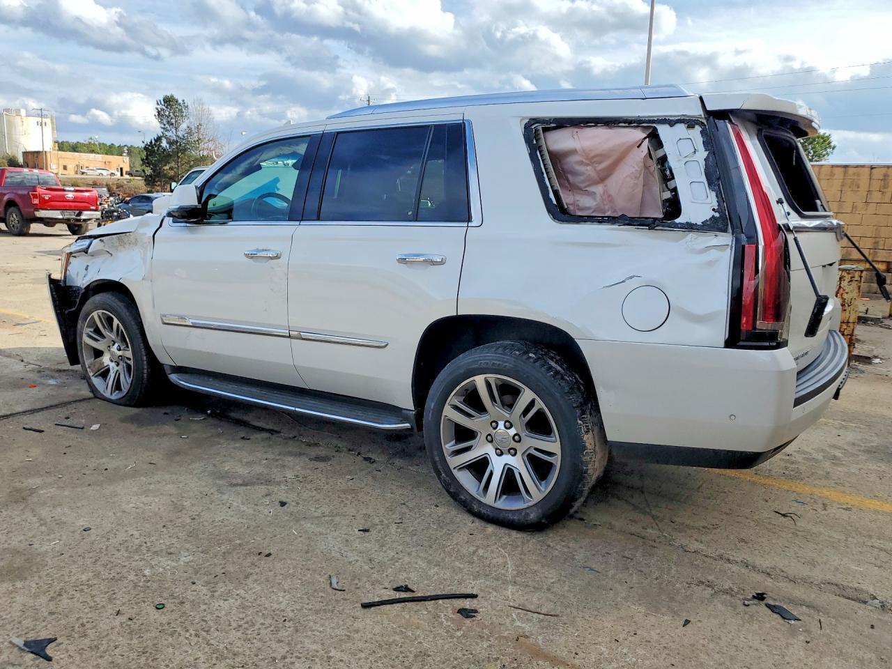 2017 Cadillac Escalade Luxury - Фото 2