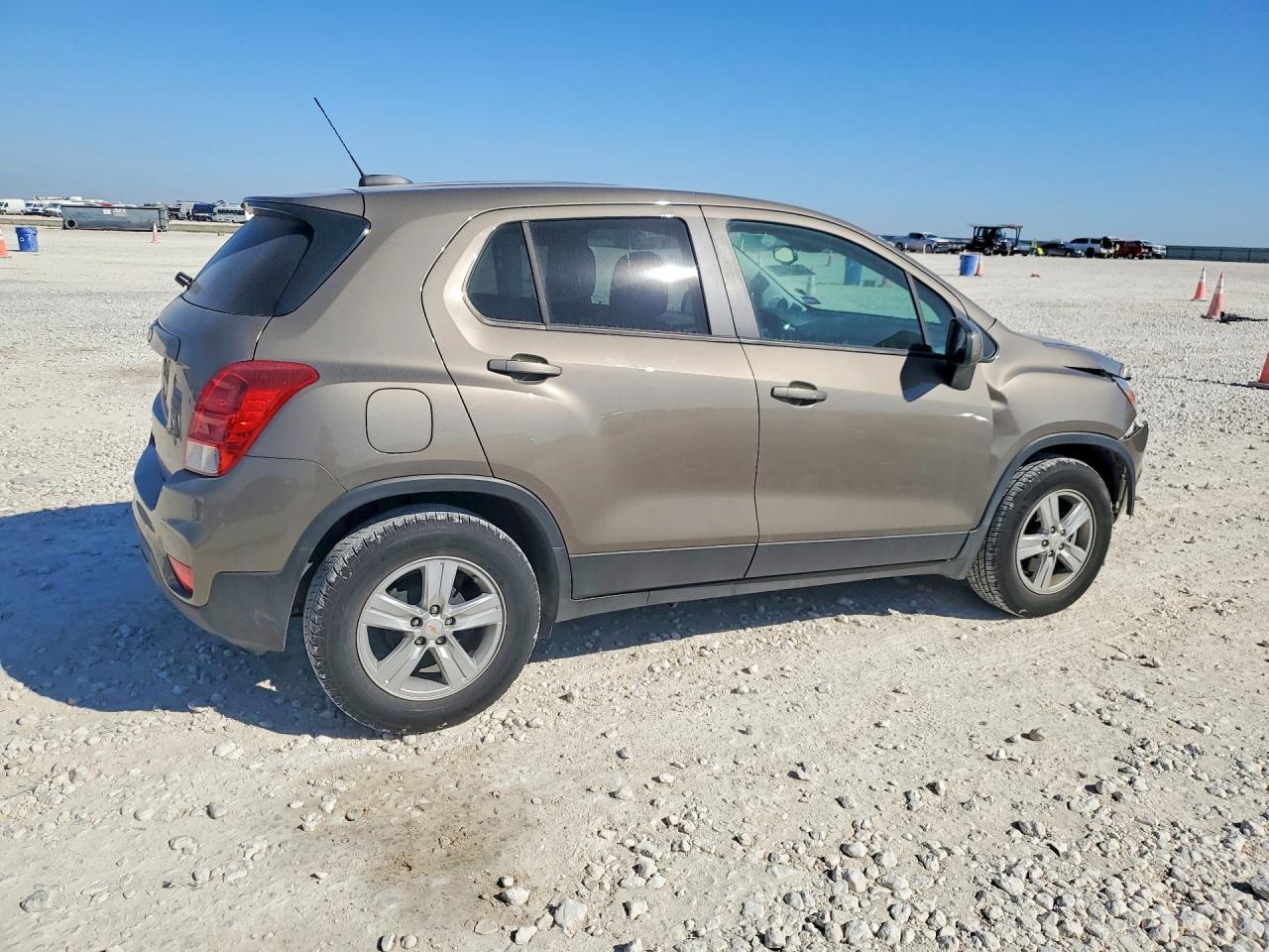 2020 Chevrolet Trax Ls - Фото 3