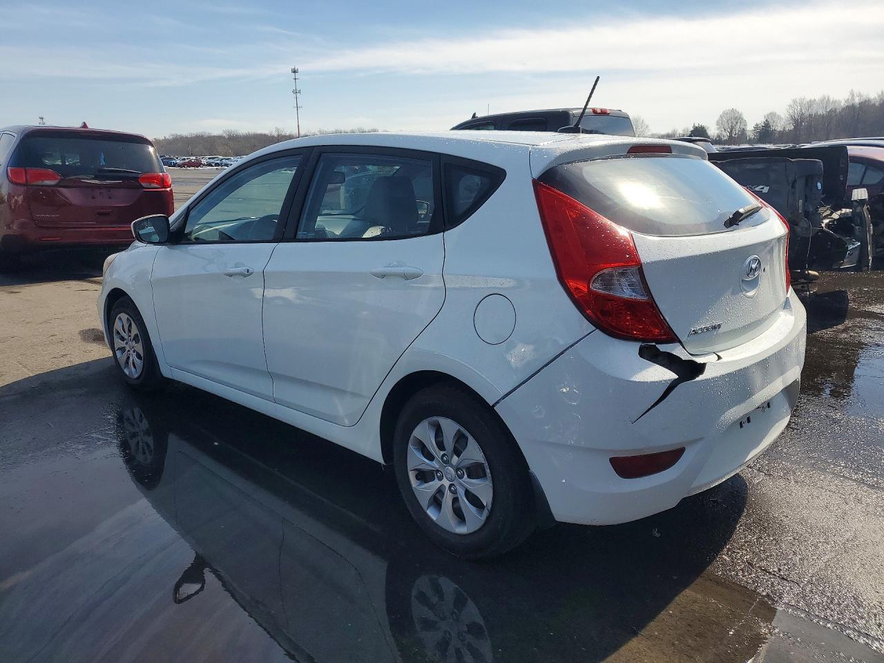 2015 Hyundai Accent Gs - Image 2