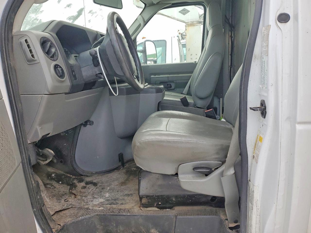 2019 Ford E-450 Bucket Utility Van - Prior Fleet - Фото 7
