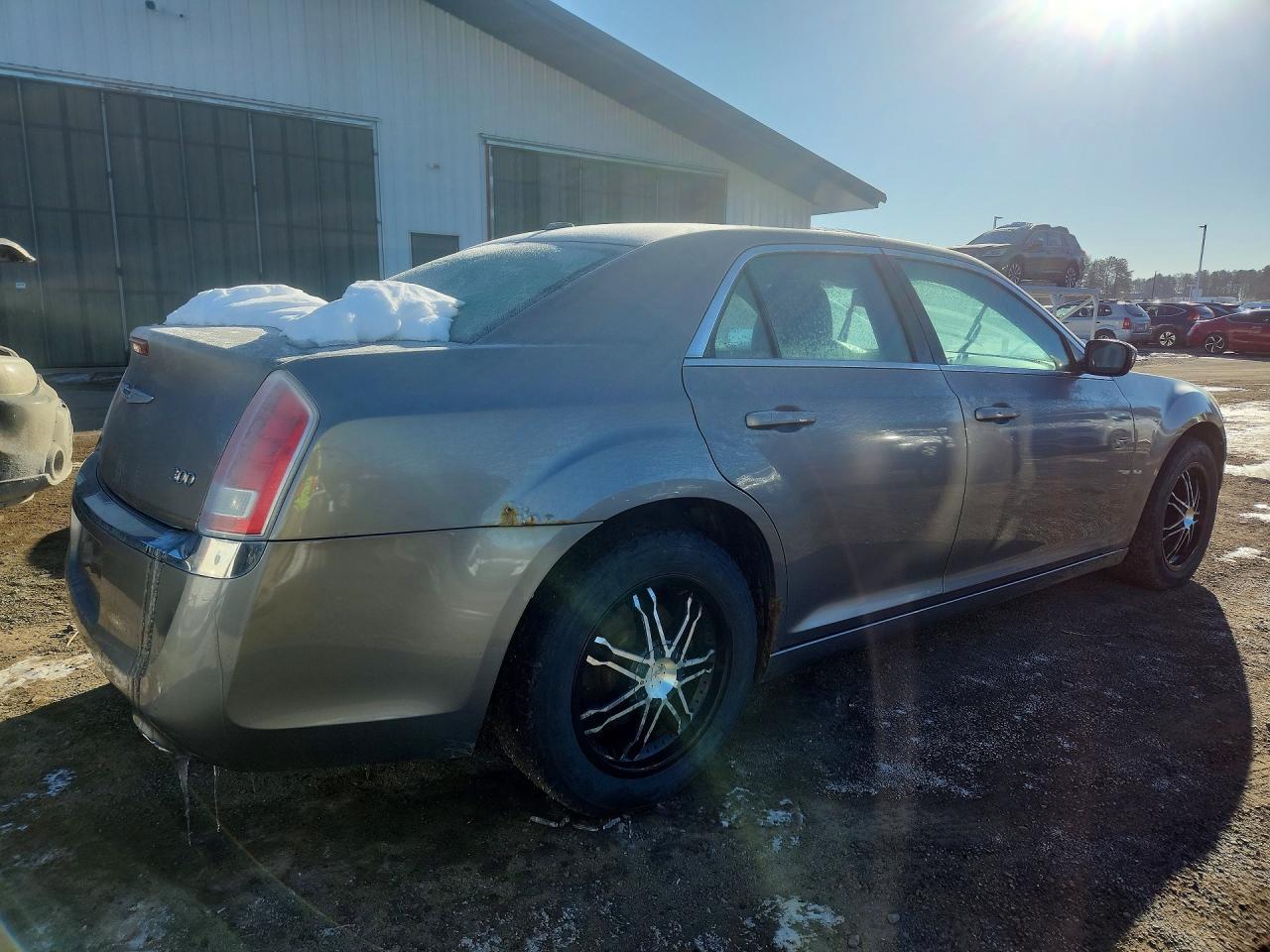 2014 Chrysler 300 - Image 3