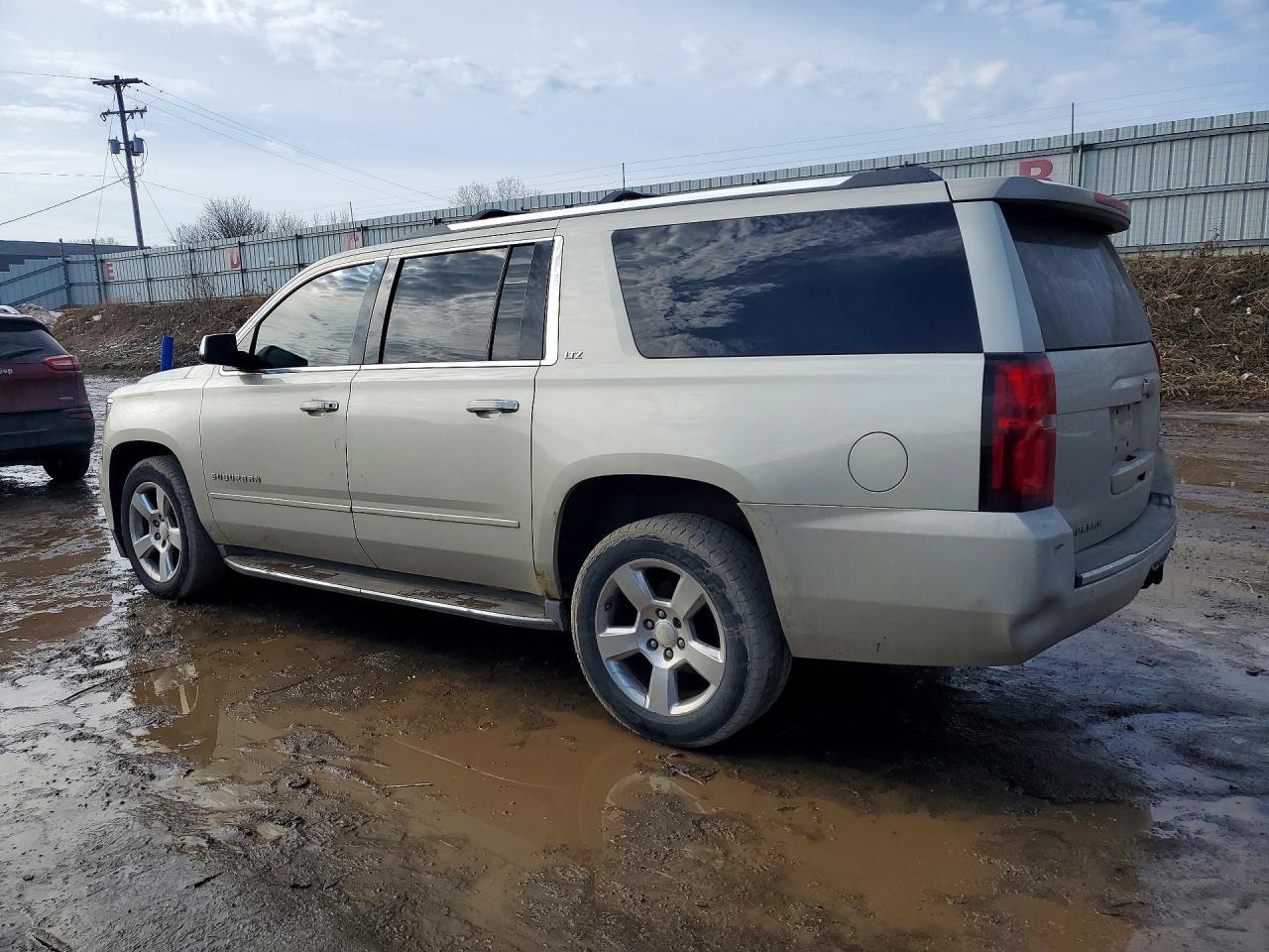 2015 Chevrolet Suburban K1500 Ltz - Image 2