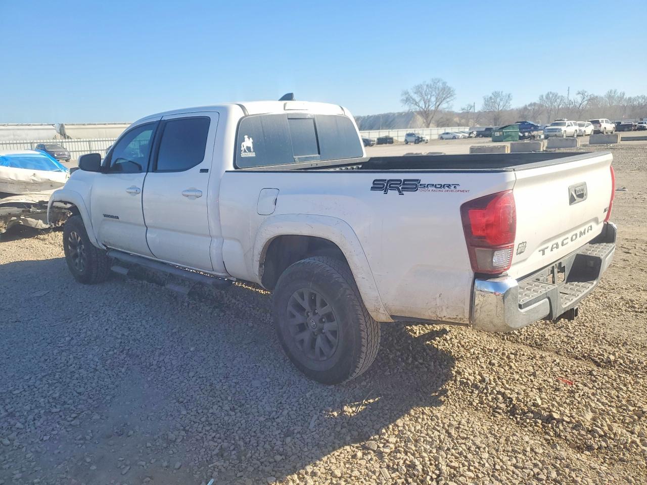 2022 Toyota Tacoma Double Cab - Image 2