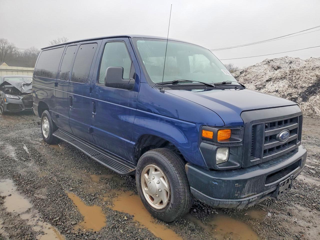 2011 Ford Econoline E350 Super Duty Wagon - Фото 4