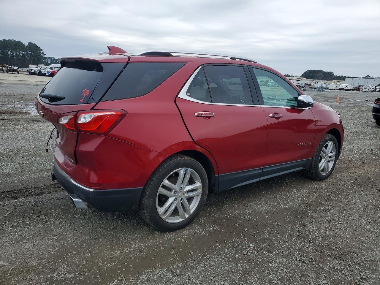 2019 Chevrolet Equinox Premier - Image 3