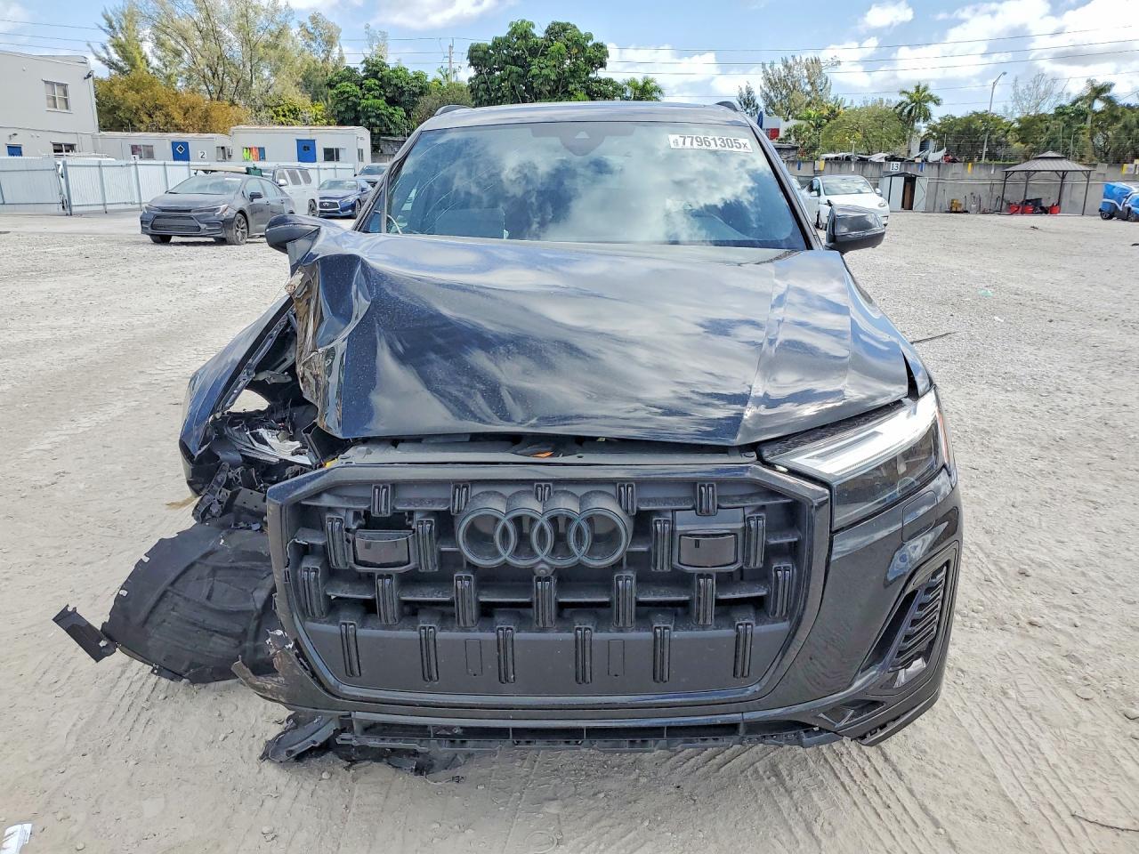 2025 Audi Q7 Premium Plus - Фото 5