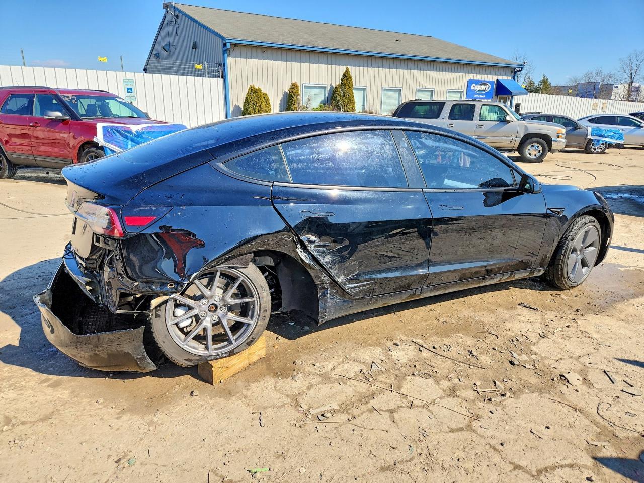 2023 Tesla Model 3 - Фото 3
