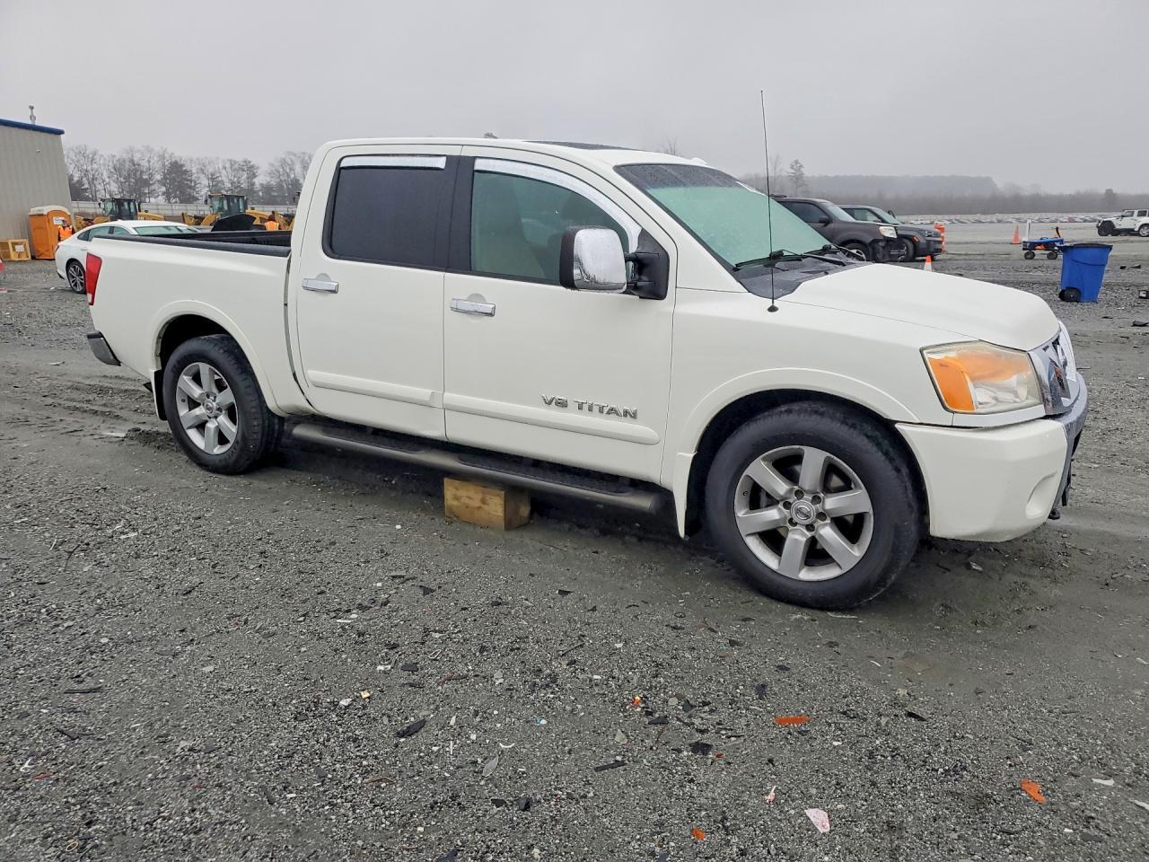2010 Nissan Titan Se - Image 4