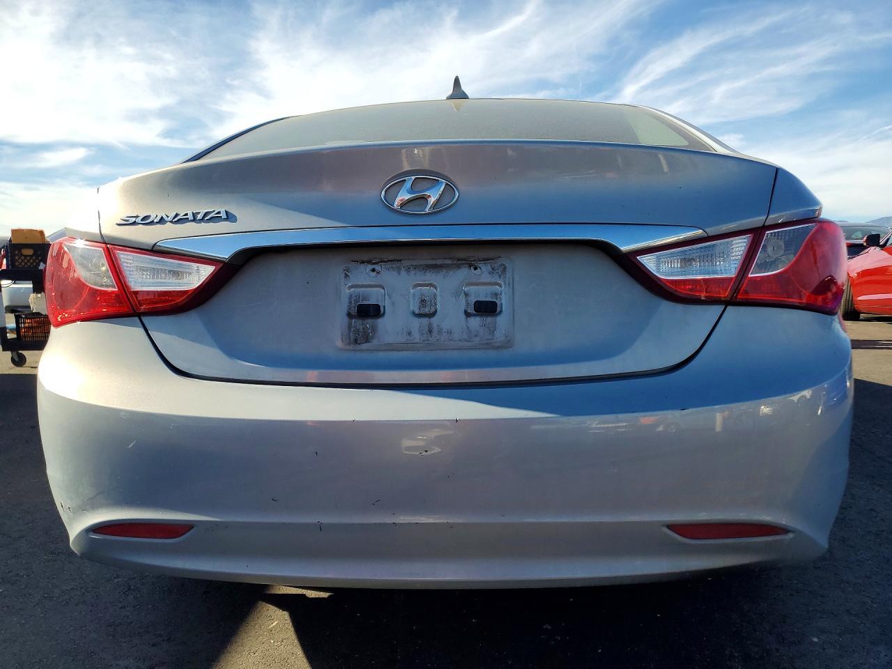 2011 Hyundai Sonata Gls - Image 6