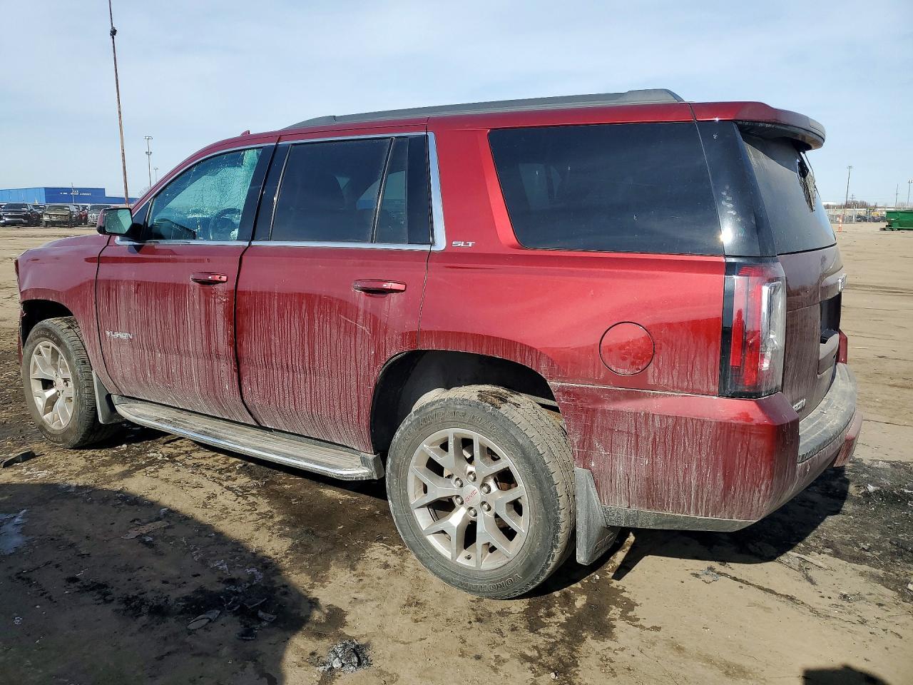 2017 GMC Yukon Slt - Фото 2