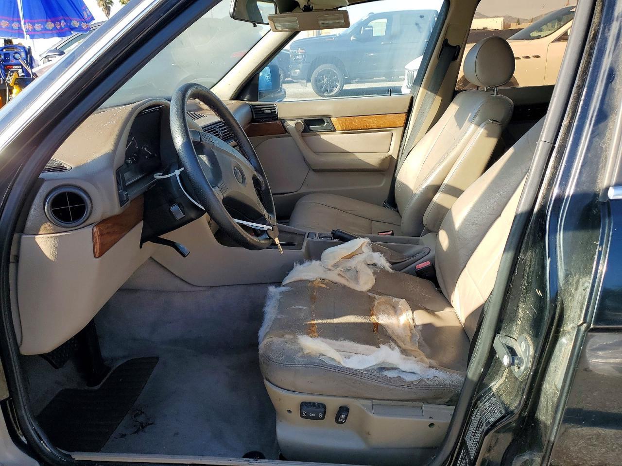 1991 BMW 3 Series 323I - Image 7