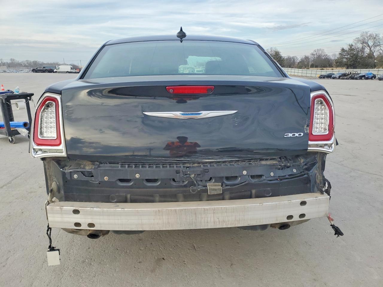 2015 Chrysler 300 Limited - Image 6