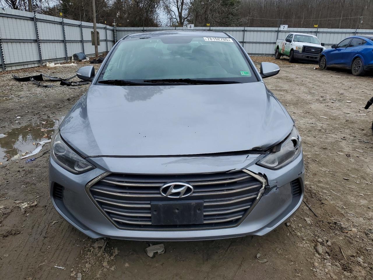 2017 Hyundai Elantra - Image 5