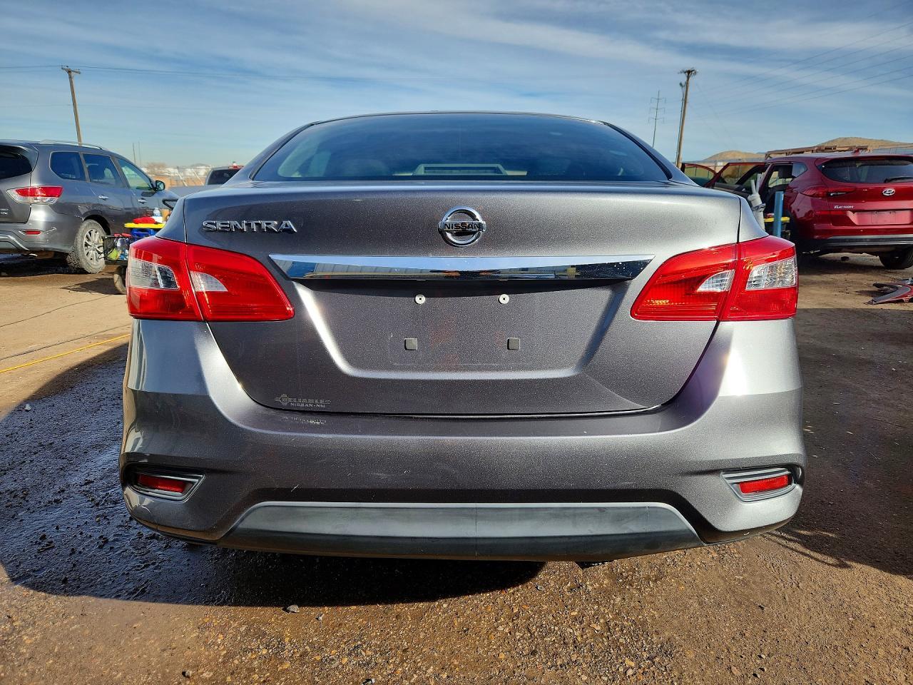 2016 Nissan Sentra S - Фото 6