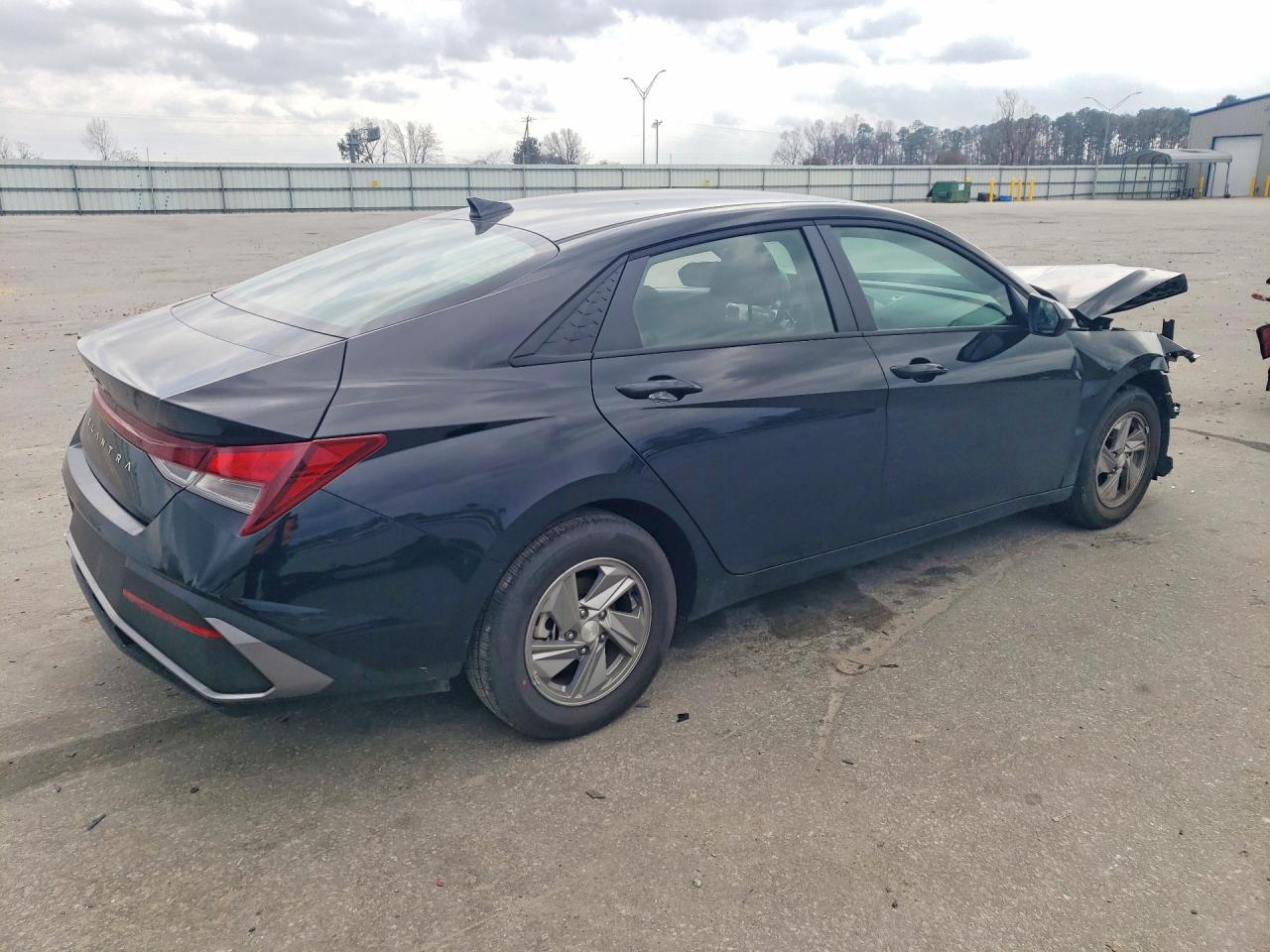 2026 Hyundai Elantra Se - Фото 3