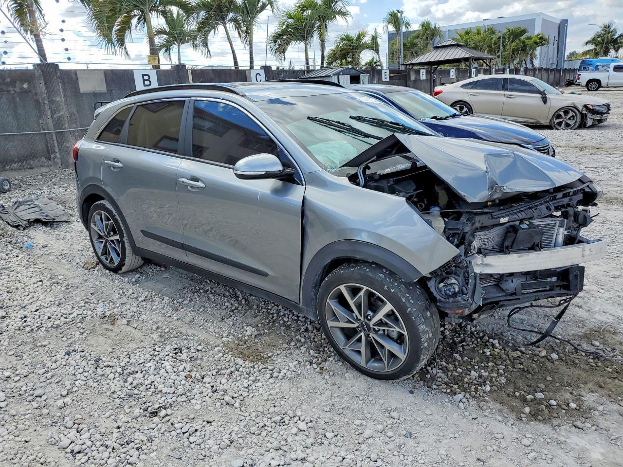 2022 Kia Niro Touring Special Edition - Фото 4