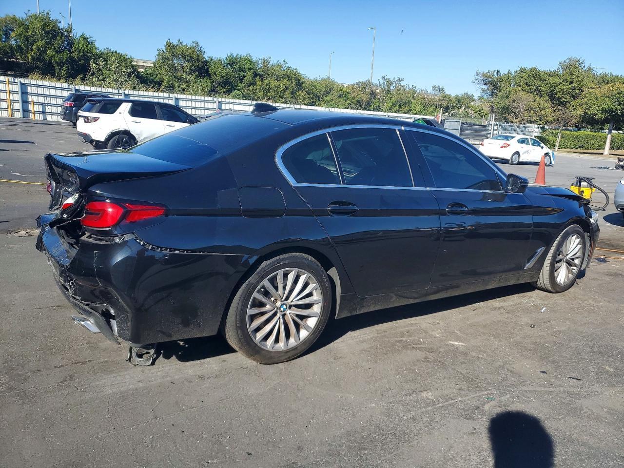 2023 BMW 530 I - Image 3