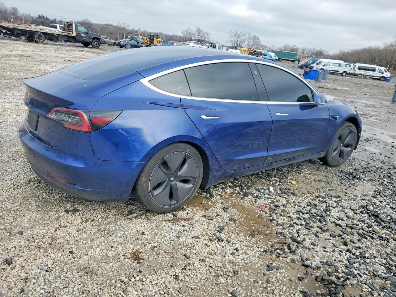 2019 Tesla Model 3 - Фото 3