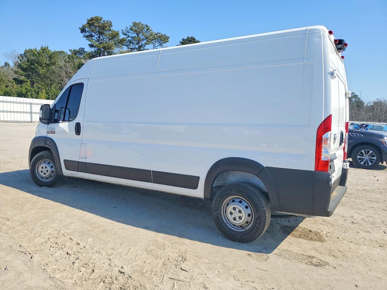 2022 Ram Promaster 2500 Delivery Van - Image 2